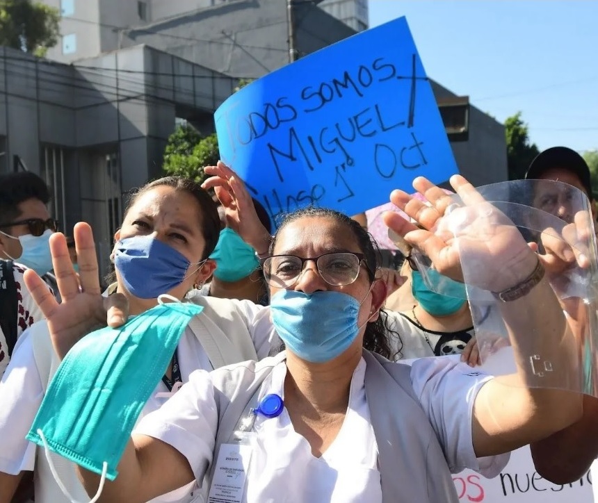 Protesta en el ISSSTE por falta de insumos