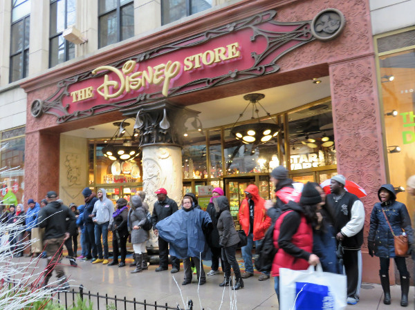 Chicago, Black Friday at Disney Store