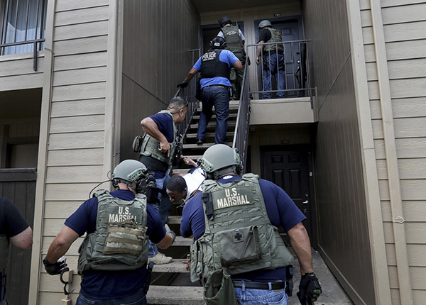 US Marshalls raid appartment