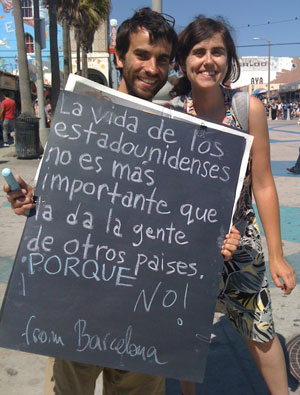 Venice Beach Tourists write 