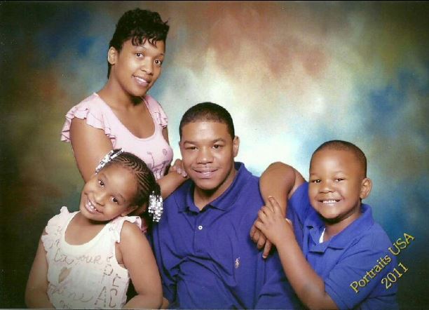 Dontae Martin with family