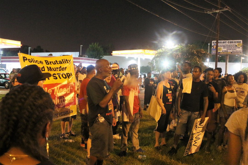 Carl Dix at protest of police murder of Alton Sterling, Baton Rouge, July 9.