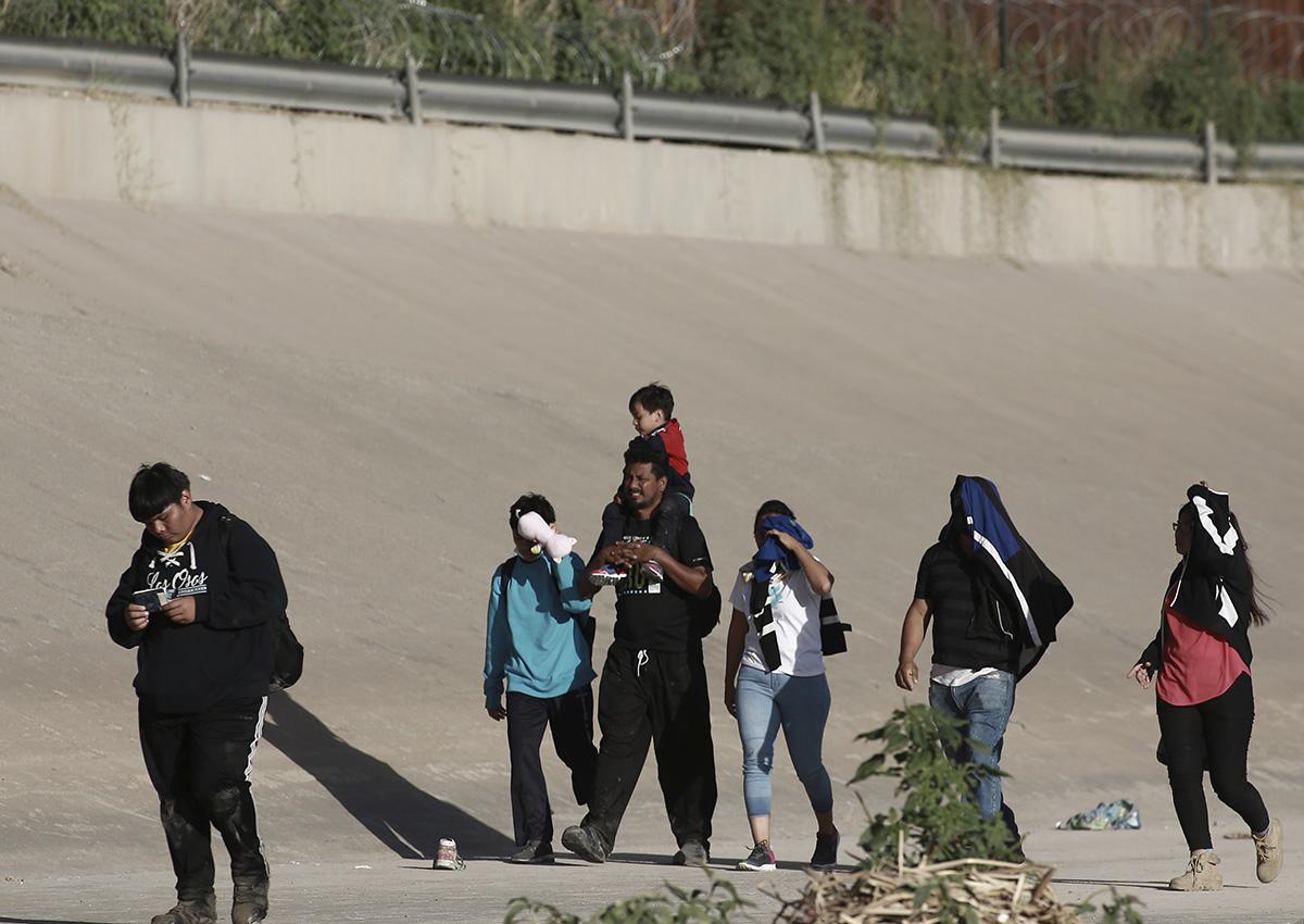 Venezuelans at El Paso, TX border, October 12, 2022.