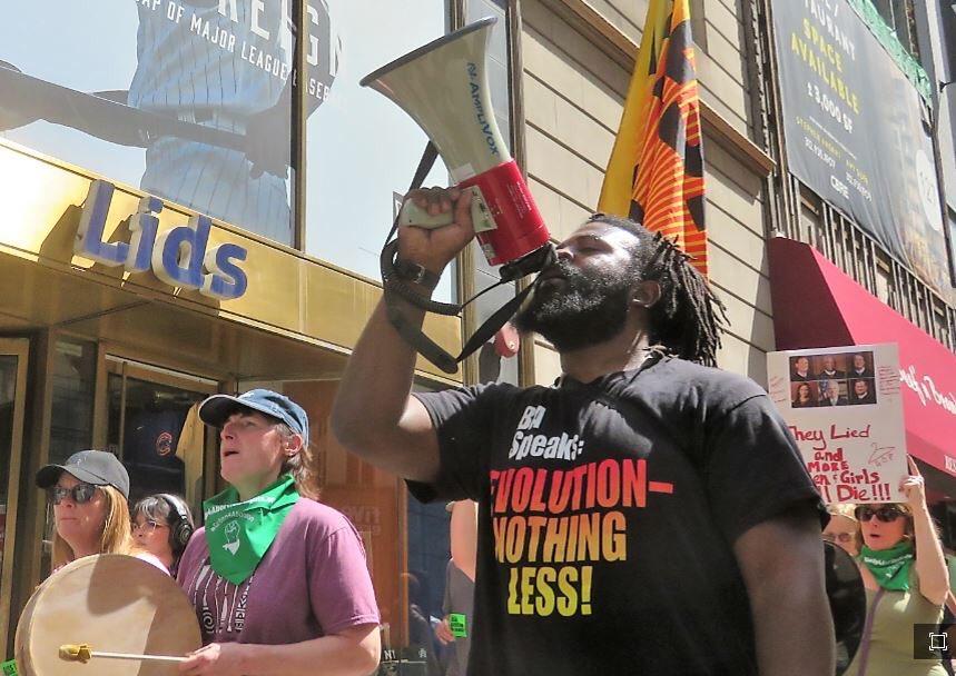 20230415 Chicago, RU4AR Revolution Club on bullhorn