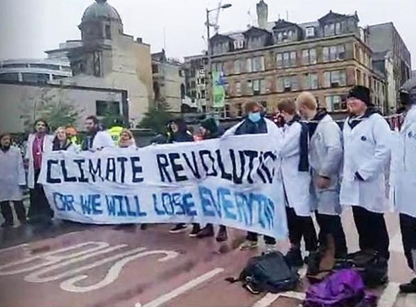 Scientist Rebellion block Glasgow bridge-Climate revolution or we will lose everything