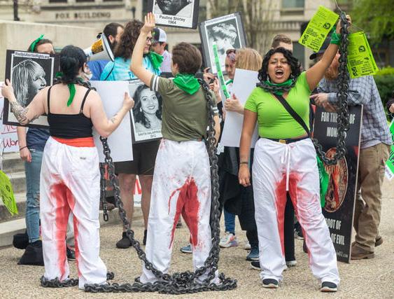 RiseUp4AbortionRights protest in Kentucky April 2022