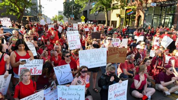 Sioux Falls, SD, abortion rights protest, June 29