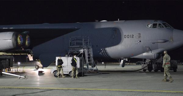 USAF bomber being loaded with nuclear air launched cruise missiles for Ukraine.