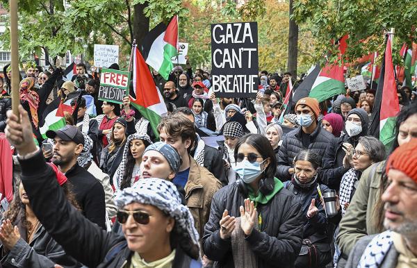 Montreal, protest Gaza Can't Breathe, October 8, 2023.