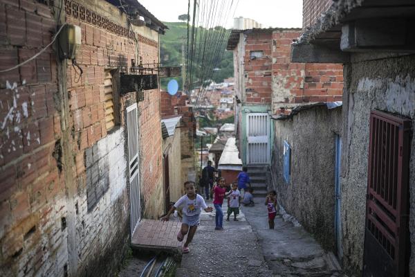Venezuela: Half the population is in poverty, as these children in alley.