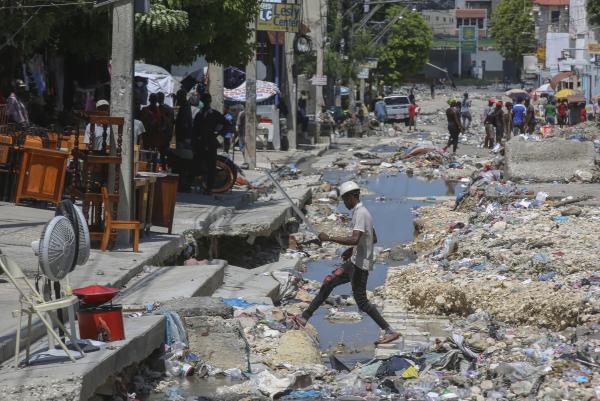 In Haiti, extreme economic and political crisis has torn society apart and made daily life impossible for many, as seen here in the streets of Port-au-Prince, September 13, 2024.