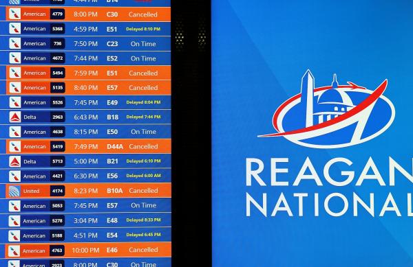 Airline flight cancellations at Reagan National Airport