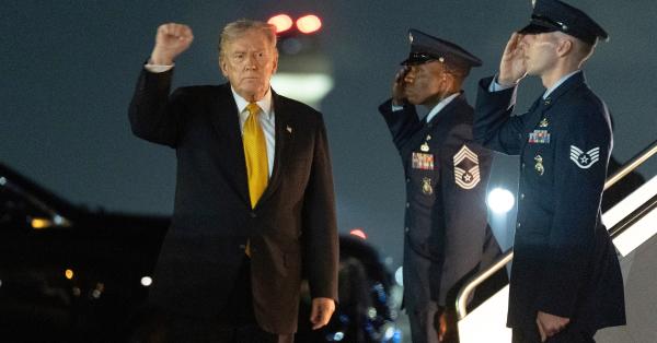 Donald Trump arrives in West Palm Beach for a weekend trip to Mar-a-Lago, November 7, 2025.