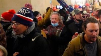 Mob attacks the Capitol