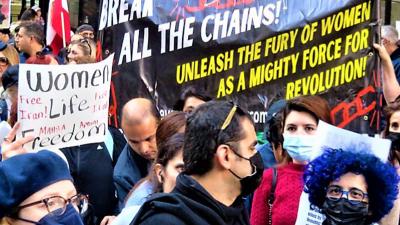 Chicago: protest for Iran, with Break the Chains banner