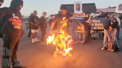 Flagburning at Jason Aldean concert, Tinley Park.
