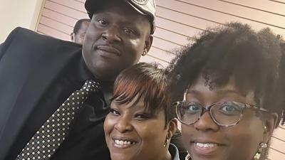 D'Vontaye Mitchell, left, with his sister Nayisha Mitchell and cousin Samantha Mitchell. D'Vontaye Mitchell murdered by pigs in Milwaukee.