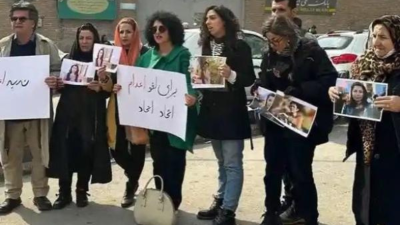 Protest for Iran political prisoners at Evin Prison
