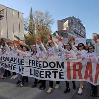 Montreal lead banner—Freedom for Iran—in march for Iran, October 22, 2022