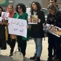 Protest for Iran political prisoners at Evin Prison